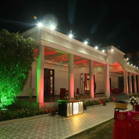 Executive Club Hotel Bareilly Exterior foto