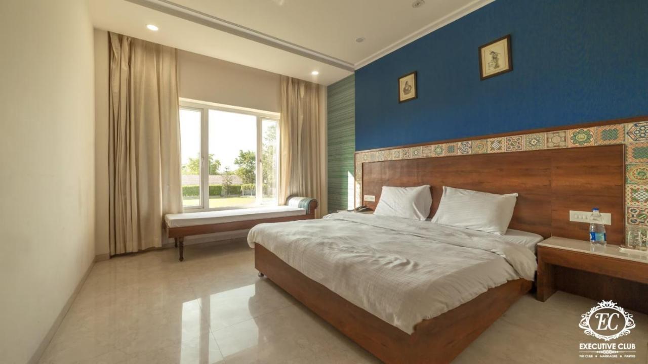 Executive Club Hotel Bareilly Exterior foto
